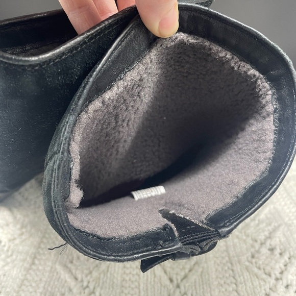 Ugg Women’s 6 Thomsen Black Suede Wool Leather Boot Winter Weatherproof Dry Rain - Picture 6 of 7